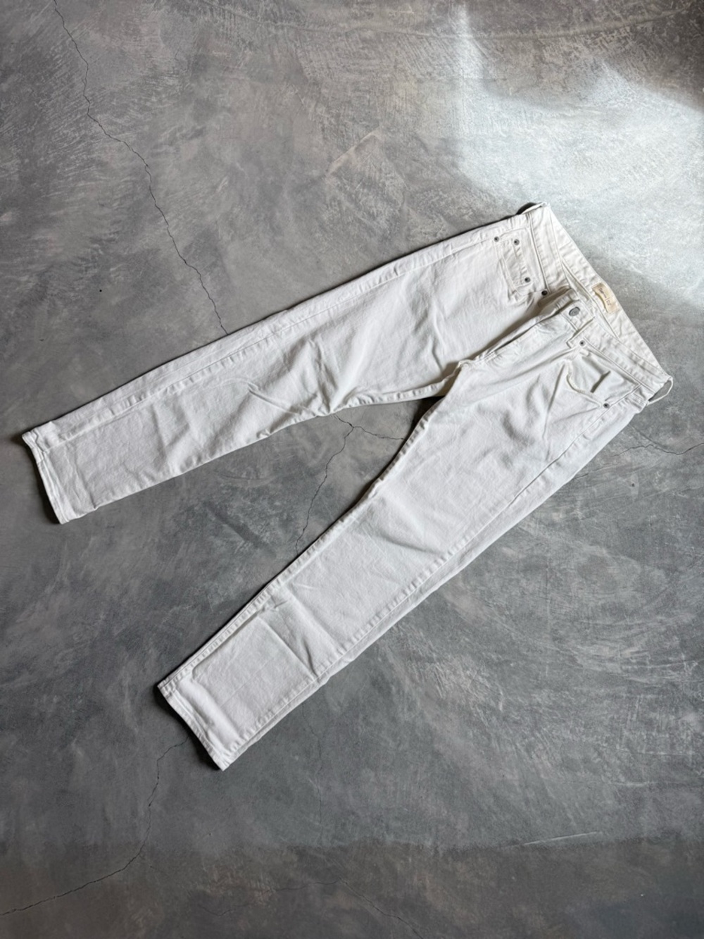 Gap 1969 Slim Fit White Jeans - Size 31 x 32